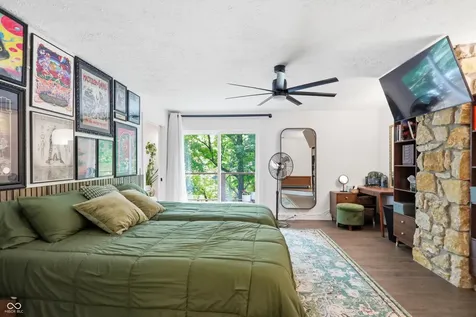 1954 Lakeview Drive Avon IN 46123