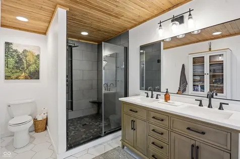 1954 Lakeview Drive Avon IN 46123
