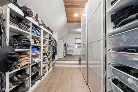 1954 Lakeview Drive Avon IN 46123