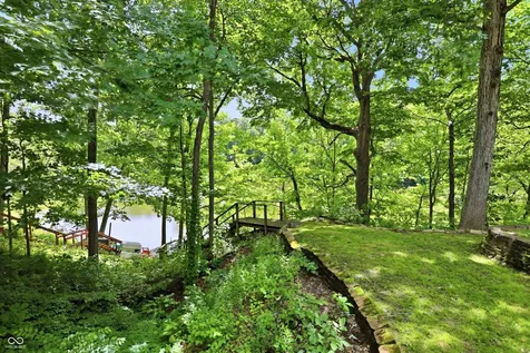 1954 Lakeview Drive Avon IN 46123
