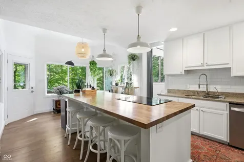 1954 Lakeview Drive Avon IN 46123