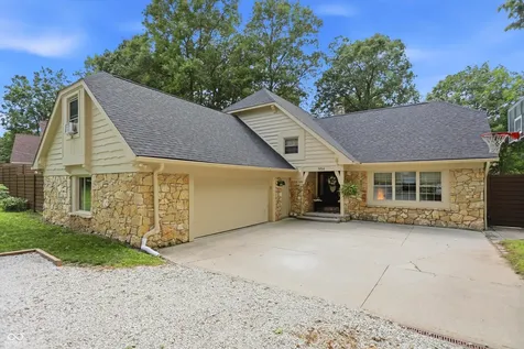 1954 Lakeview Drive Avon IN 46123