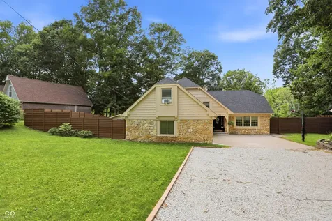 1954 Lakeview Drive Avon IN 46123