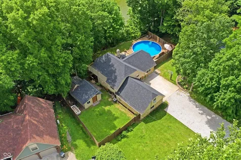 1954 Lakeview Drive Avon IN 46123