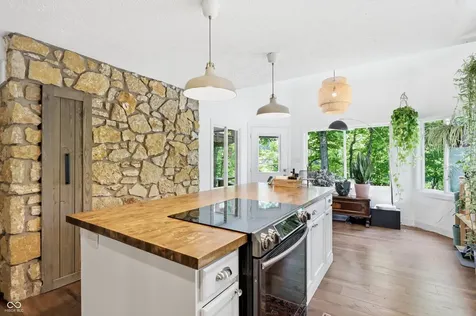1954 Lakeview Drive Avon IN 46123