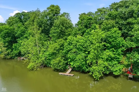 1954 Lakeview Drive Avon IN 46123