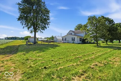 7950 S County Road 575 E Straughn IN 47387