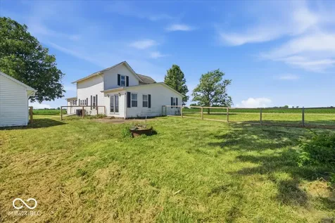 7950 S County Road 575 E Straughn IN 47387