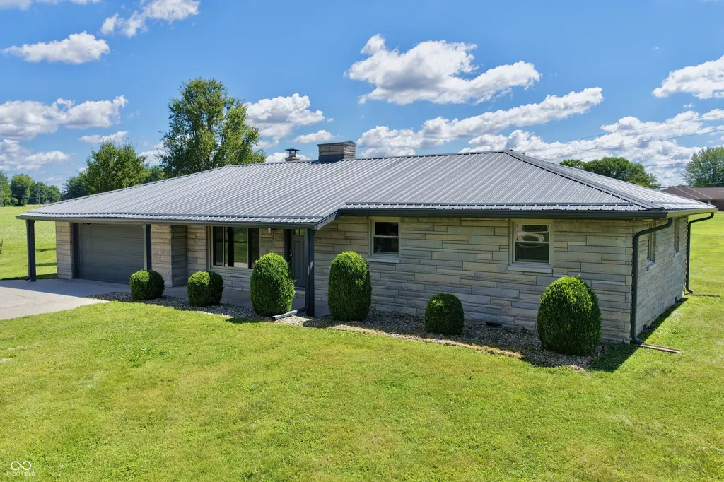 9508 E County Road 700 N Seymour IN 47274