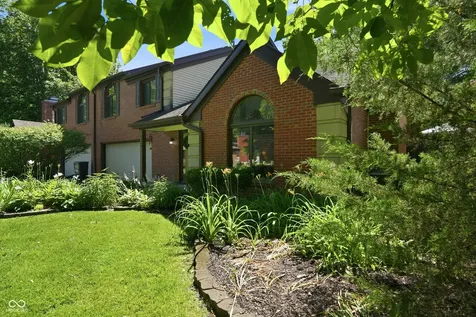 9248 Golden Woods Drive Indianapolis IN 46268
