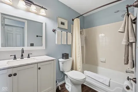 9248 Golden Woods Drive Indianapolis IN 46268