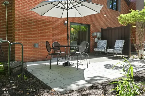9248 Golden Woods Drive Indianapolis IN 46268