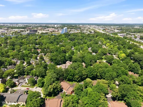 9248 Golden Woods Drive Indianapolis IN 46268