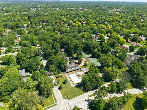 9248 Golden Woods Drive Indianapolis IN 46268