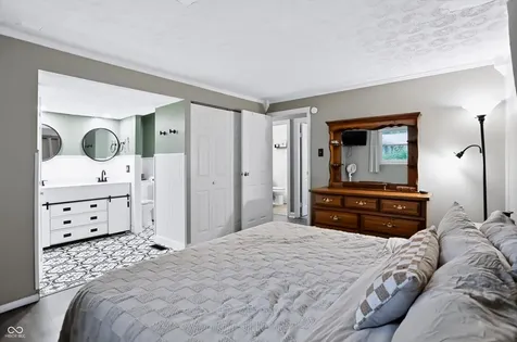 1515 W 75th Place Indianapolis IN 46260