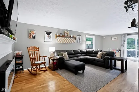 1515 W 75th Place Indianapolis IN 46260