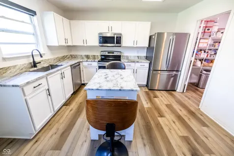 5606 N Plymouth Court Mccordsville IN 46055
