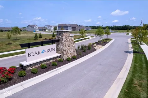 2329 Bear Oak Run Shelbyville IN 46176