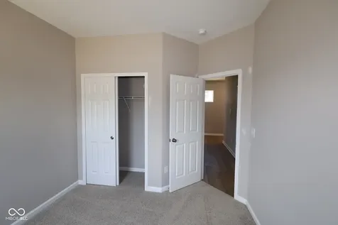 2329 Bear Oak Run Shelbyville IN 46176