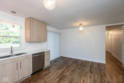 1074 S Avon Avenue Avon IN 46123