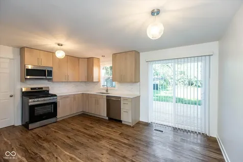 1074 S Avon Avenue Avon IN 46123