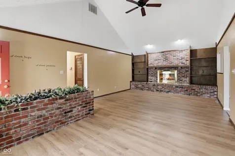 8022 Knollgate Court Indianapolis IN 46268