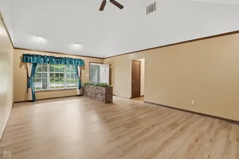 8022 Knollgate Court Indianapolis IN 46268