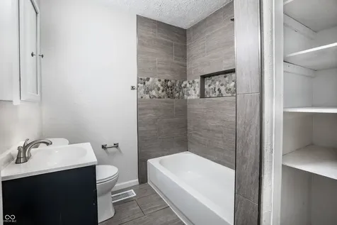 4014 N Bolton Avenue Indianapolis IN 46226
