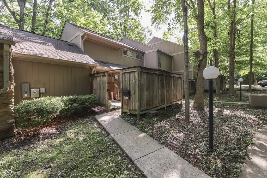 3824 Wilderness Trail Indianapolis IN 46237