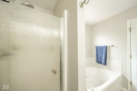 12543 Geist Cove Drive Indianapolis IN 46236