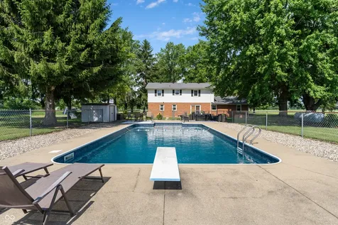 14761 S Us Highway 31 Elizabethtown IN 47232