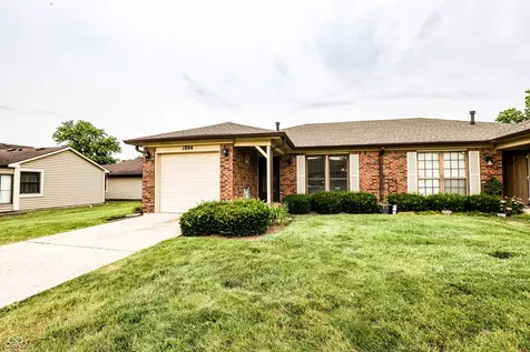 1804 Queensbridge Circle Indianapolis IN 46219