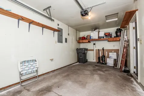 1804 Queensbridge Circle Indianapolis IN 46219