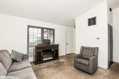 1804 Queensbridge Circle Indianapolis IN 46219