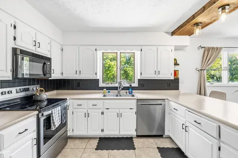 1720 Ridge Hill Lane Indianapolis IN 46217