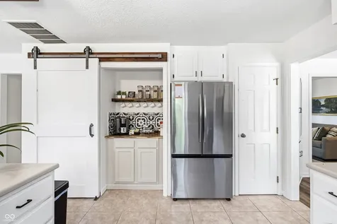 1720 Ridge Hill Lane Indianapolis IN 46217