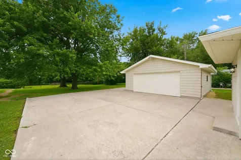 2220 N Lesley Avenue Indianapolis IN 46218