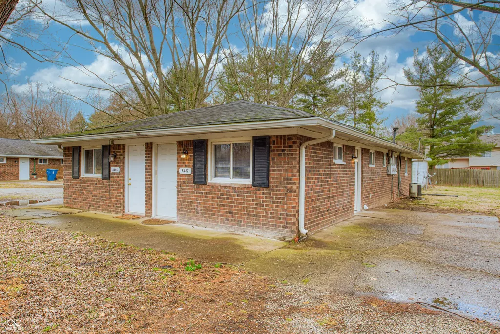 8467 Bluff Road Indianapolis IN 46217