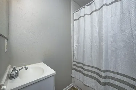 8467 Bluff Road Indianapolis IN 46217