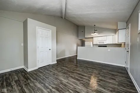 8467 Bluff Road Indianapolis IN 46217