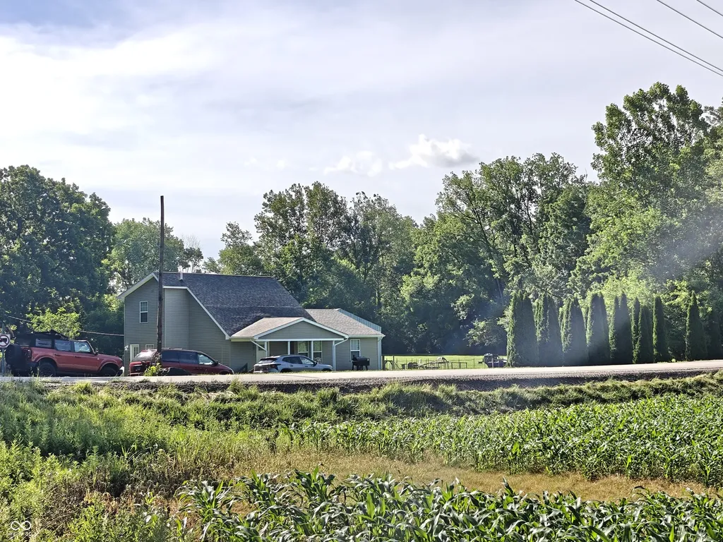 5015 E 400 N Shelbyville IN 46176