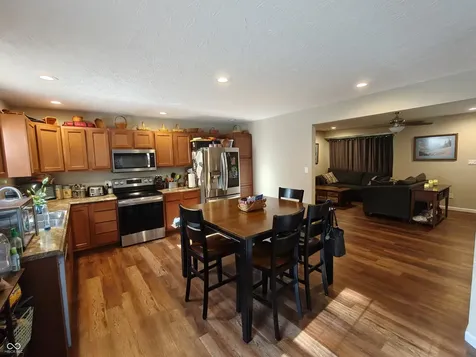 5015 E 400 N Shelbyville IN 46176