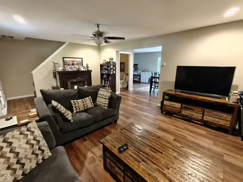 5015 E 400 N Shelbyville IN 46176