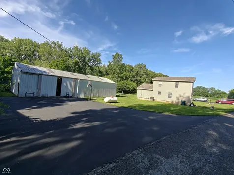 5015 E 400 N Shelbyville IN 46176
