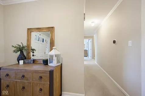 8119 Lake Point Way Indianapolis IN 46256