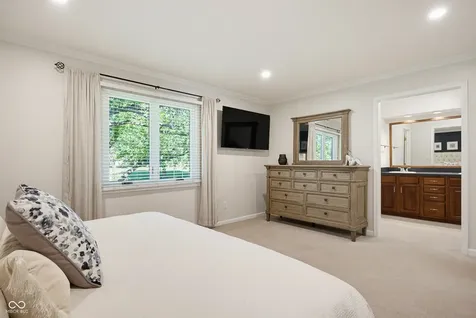 8119 Lake Point Way Indianapolis IN 46256