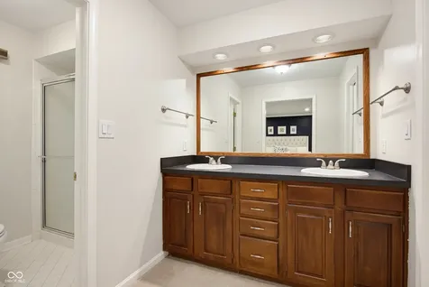 8119 Lake Point Way Indianapolis IN 46256