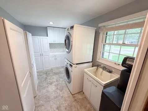 1537 W 74th Place Indianapolis IN 46260
