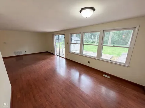 1537 W 74th Place Indianapolis IN 46260