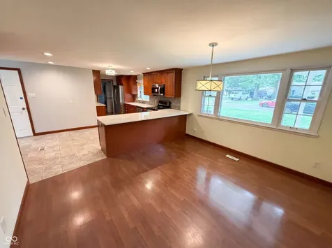 1537 W 74th Place Indianapolis IN 46260